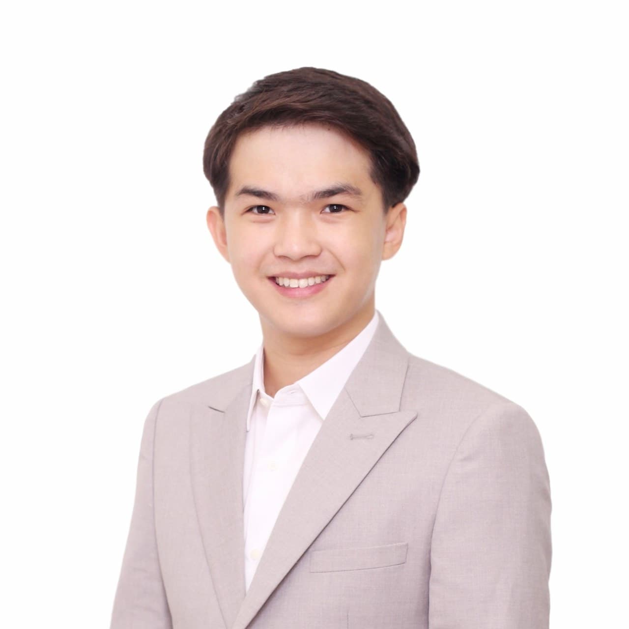 ครูแฟรงค์ ครูผู้สอน — ครูสอนคณิตศาสตร์ KruFern Math Studio เชียงใหม่